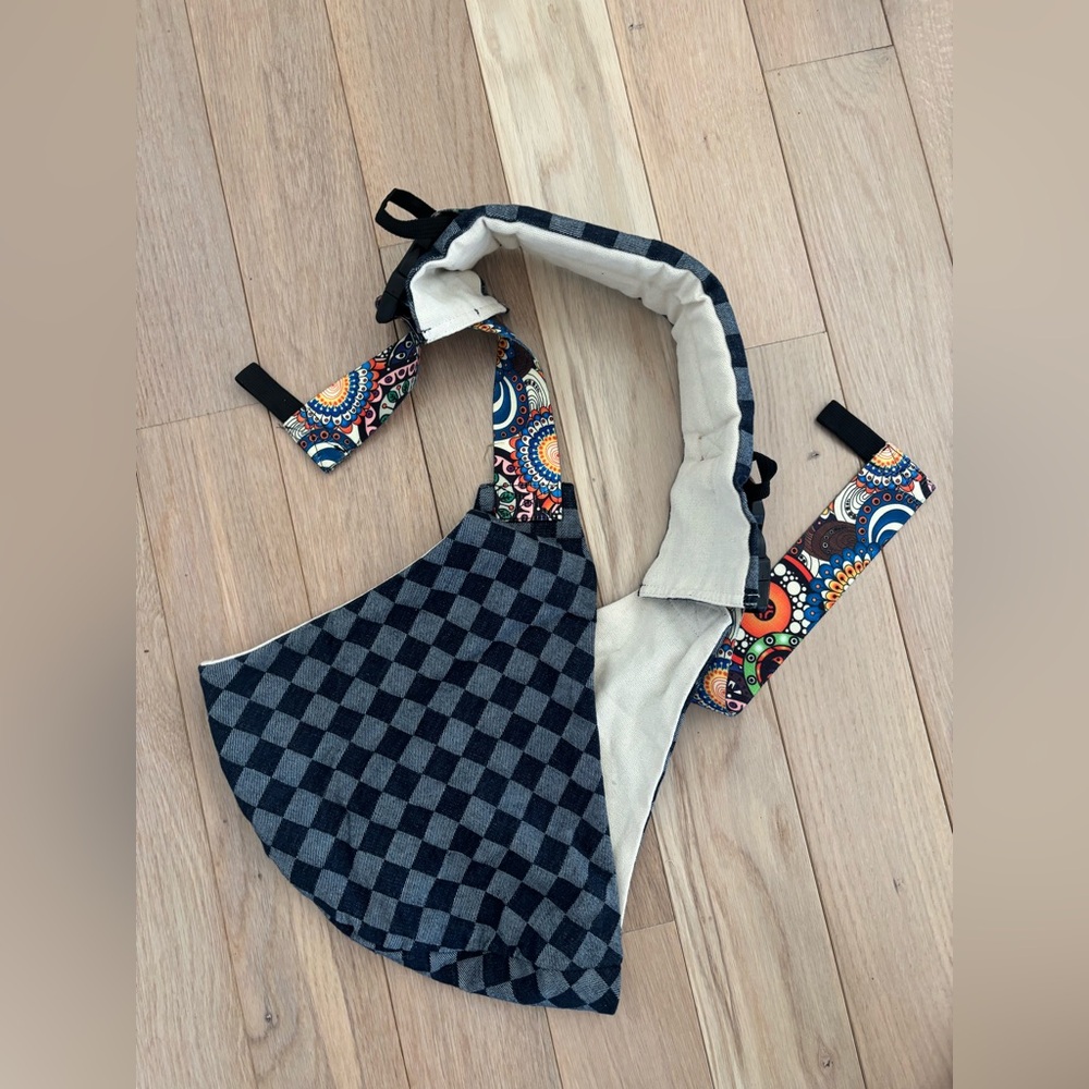 Amazon Kids Sling Carrier - Blue, Navy Pattern - Picture 4 of 5